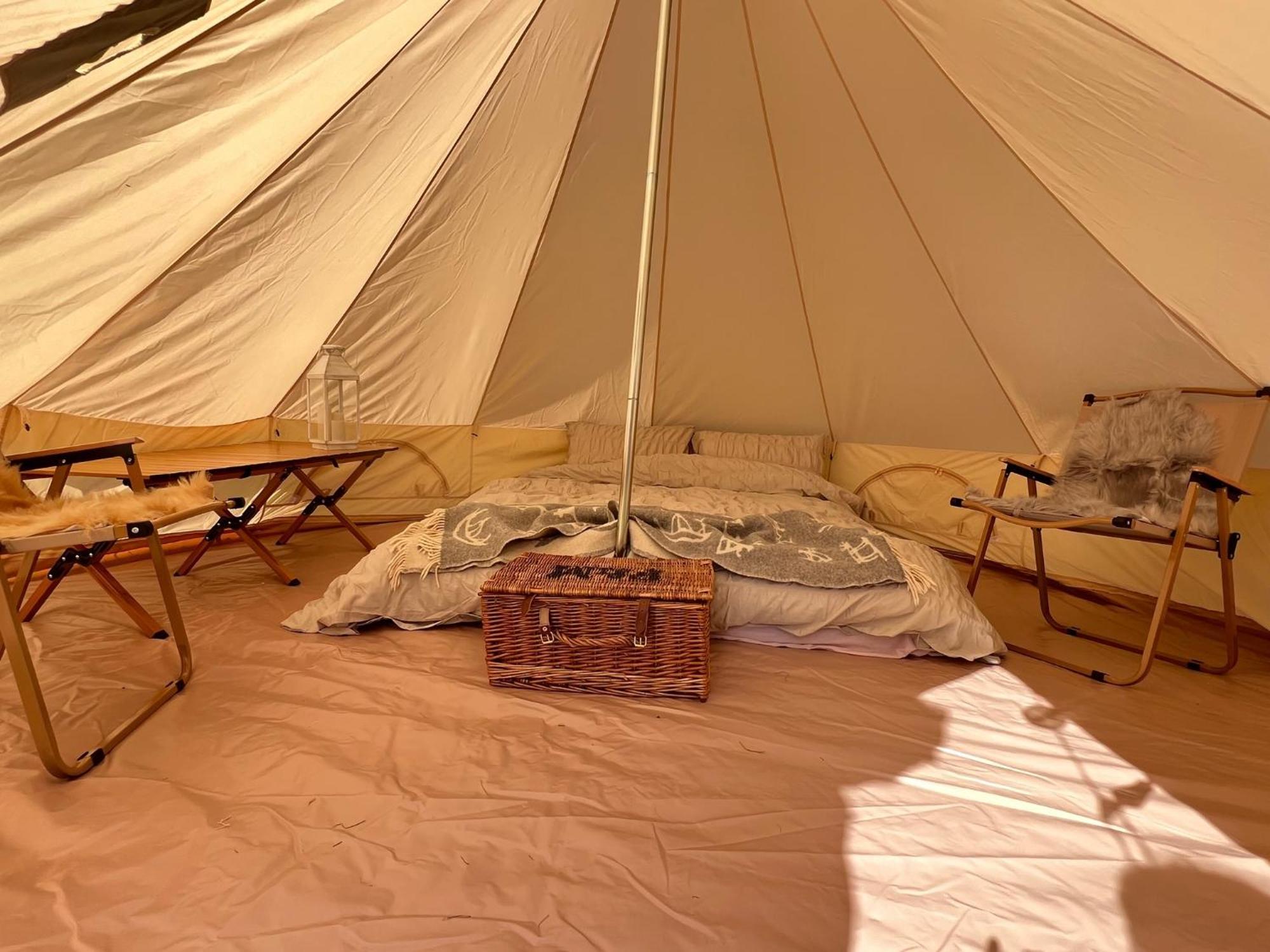 Bell Tent 4M Fossewold Farm Camping Moreton-in-Marsh Zewnętrze zdjęcie