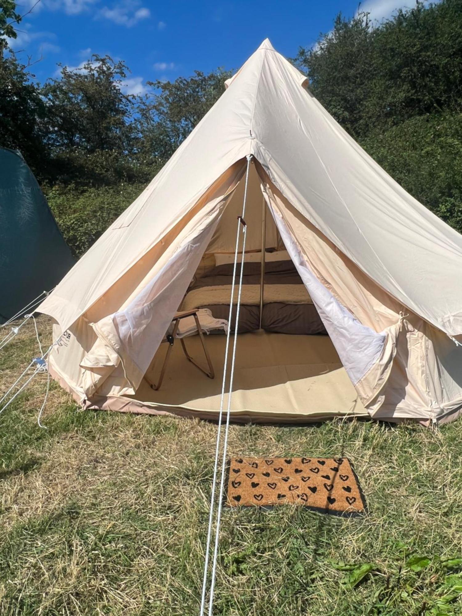 Bell Tent 4M Fossewold Farm Camping Moreton-in-Marsh Zewnętrze zdjęcie